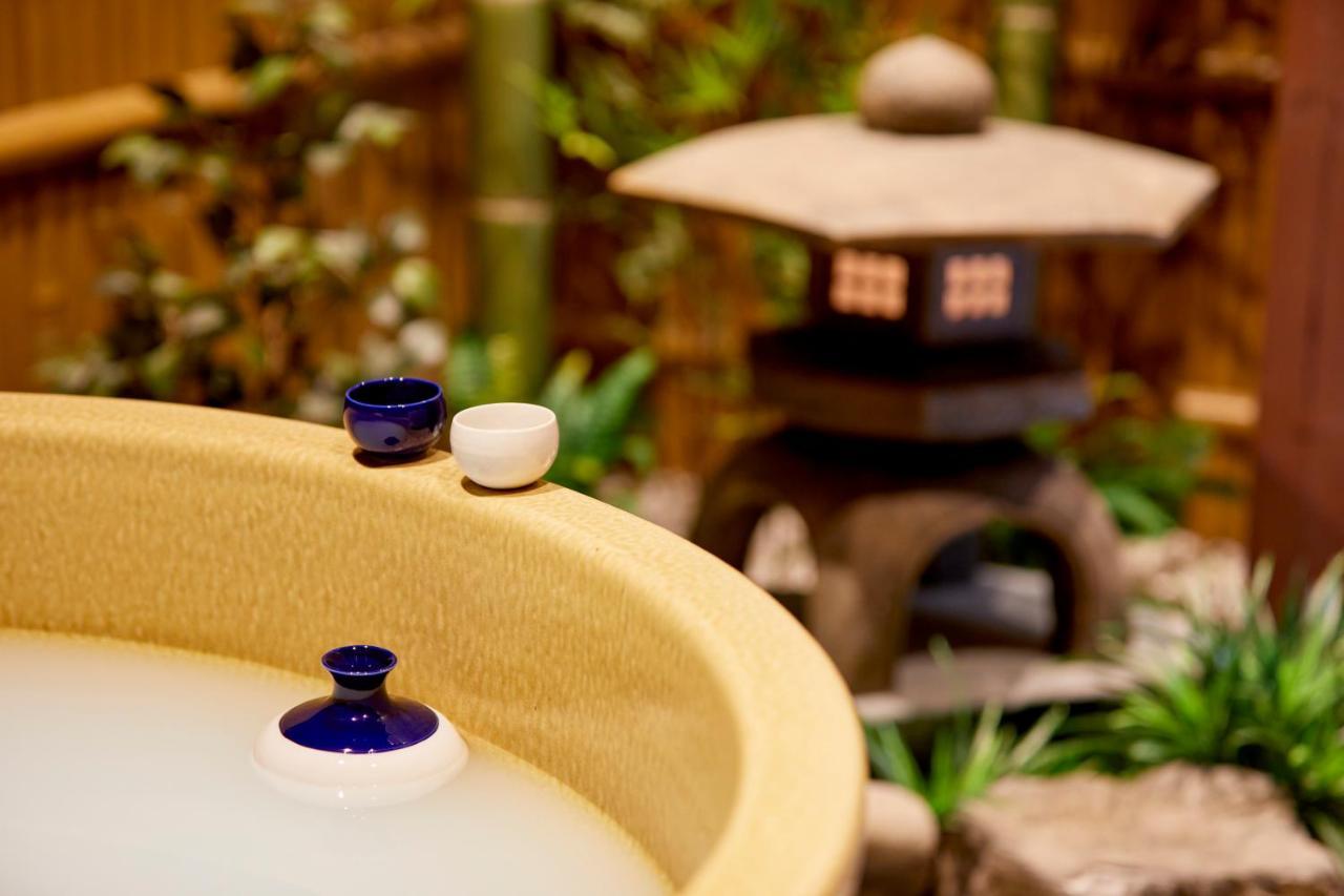 古今 天下茶屋 With A Private Parking Lot And A Half Open-Air Bath And Direct To Kix Villa Осака Екстериор снимка