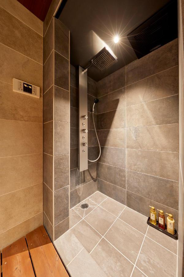 古今 天下茶屋 With A Private Parking Lot And A Half Open-Air Bath And Direct To Kix Villa Осака Екстериор снимка