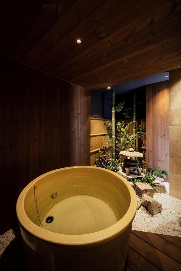 古今 天下茶屋 With A Private Parking Lot And A Half Open-Air Bath And Direct To Kix Villa Осака Екстериор снимка