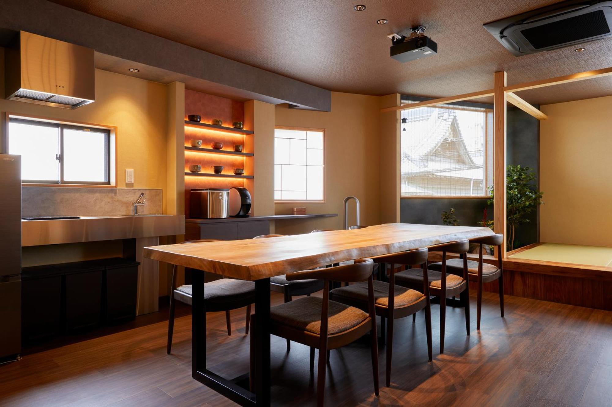 古今 天下茶屋 With A Private Parking Lot And A Half Open-Air Bath And Direct To Kix Villa Осака Екстериор снимка